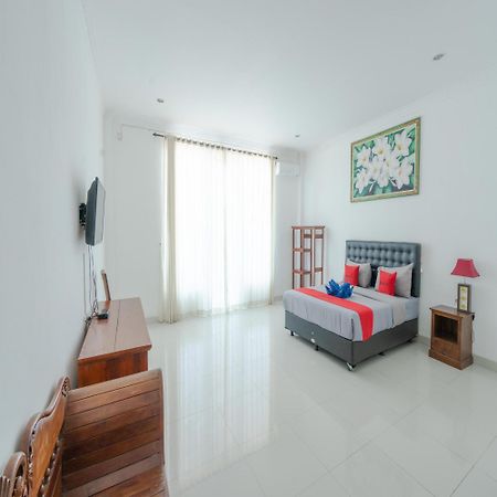 Reddoorz @ Uluwatu Suites Экстерьер фото