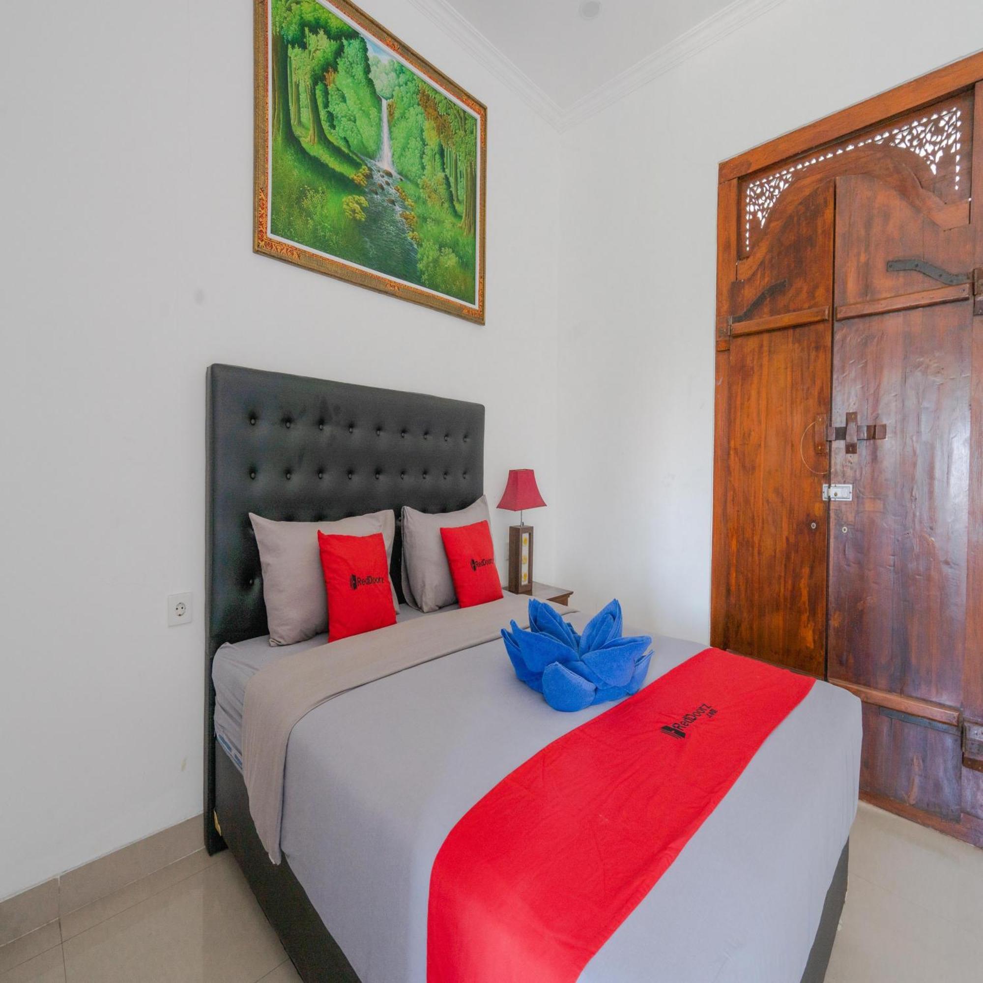 Reddoorz @ Uluwatu Suites Экстерьер фото