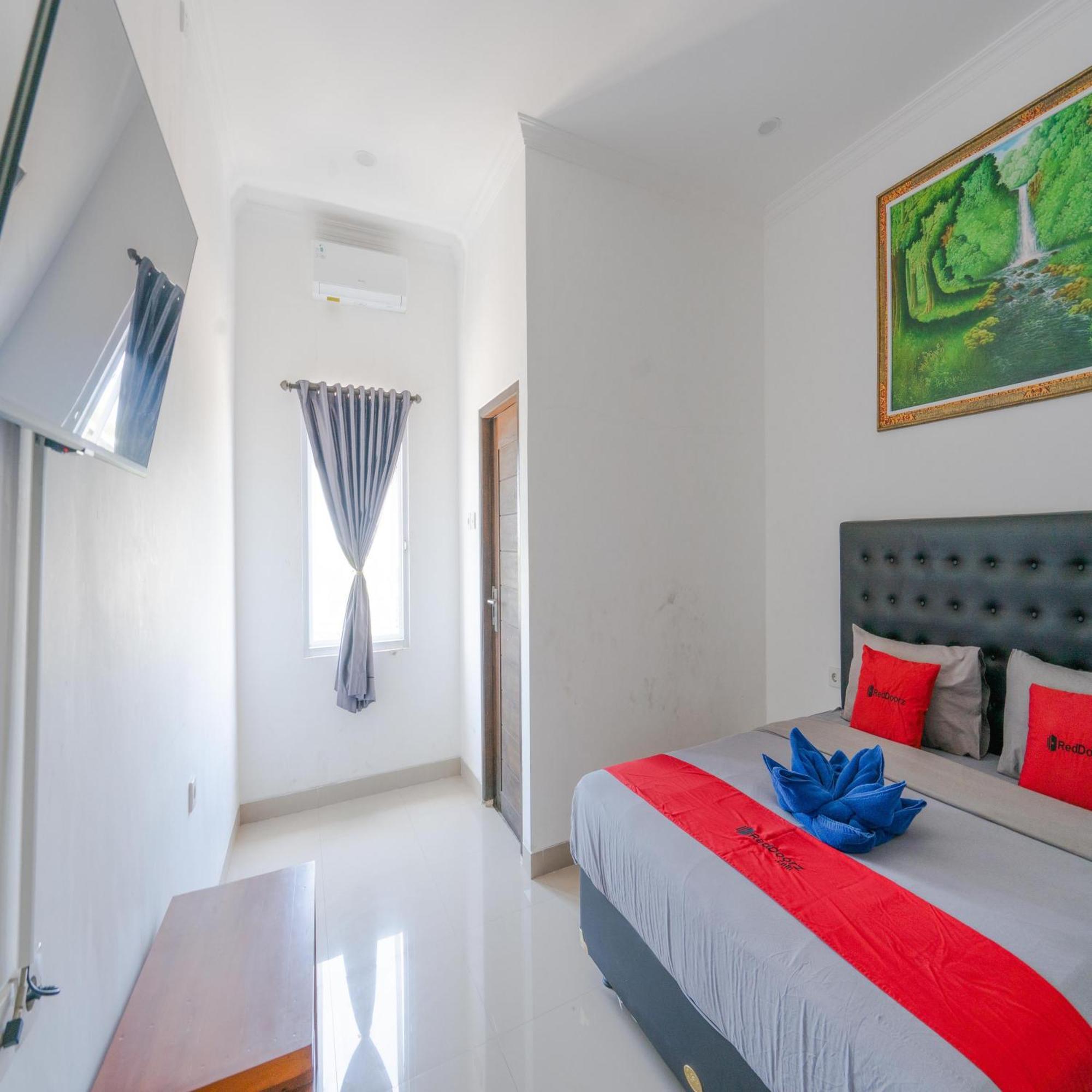 Reddoorz @ Uluwatu Suites Экстерьер фото