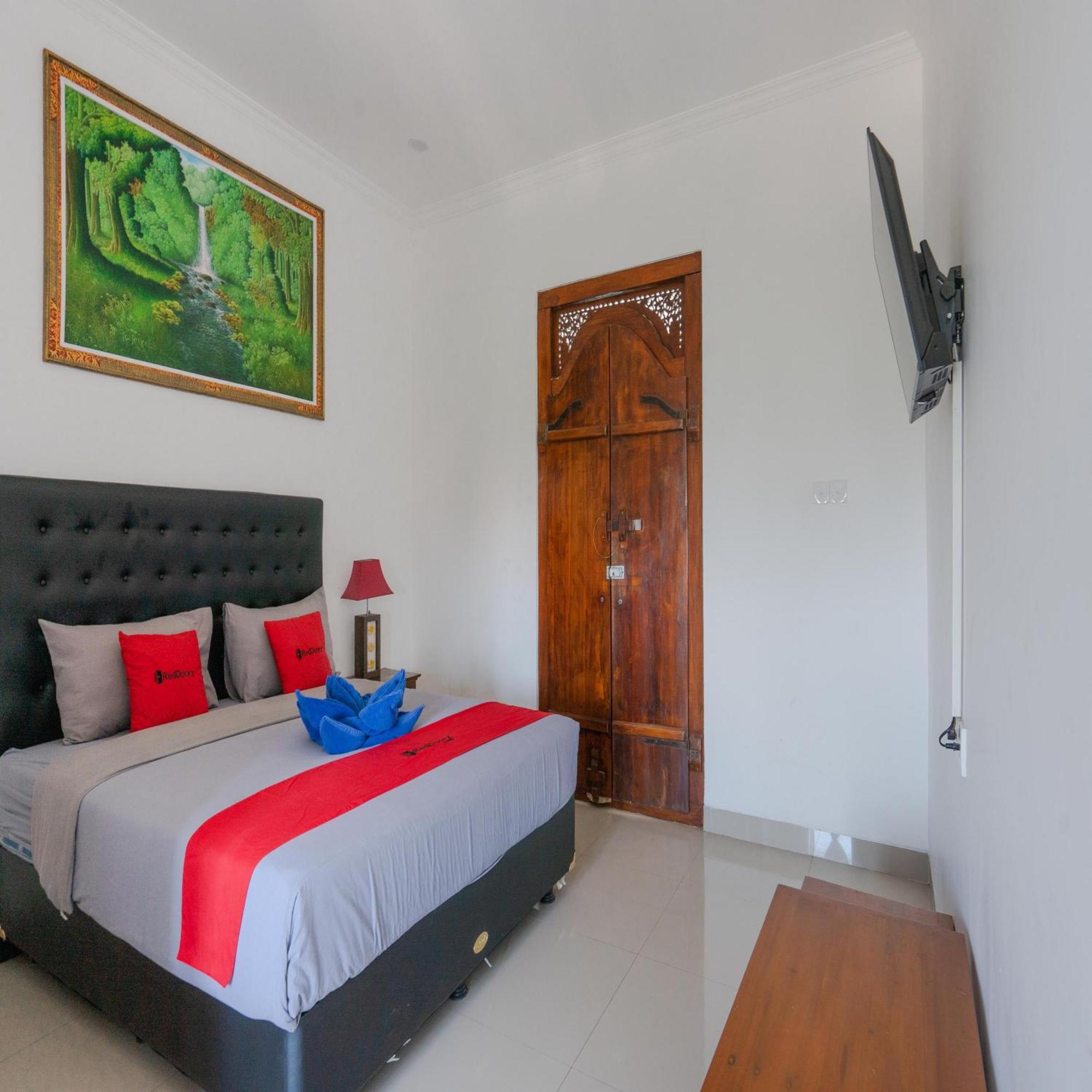 Reddoorz @ Uluwatu Suites Экстерьер фото